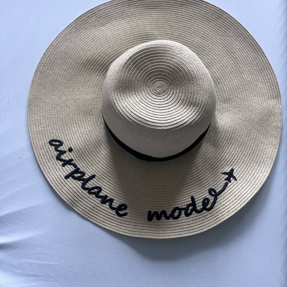 Serra Embroidered Detail Airplane Mode Sun Hat - Picture 3 of 3